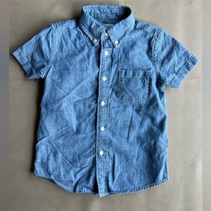 Crewcuts size 4-5 chambray boy button down in EUC
